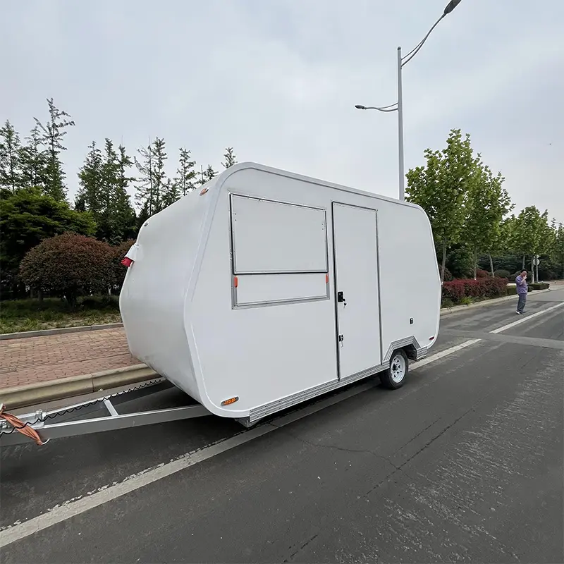 Zwaar uitgevoerde voedselaanhangwagen van aluminium