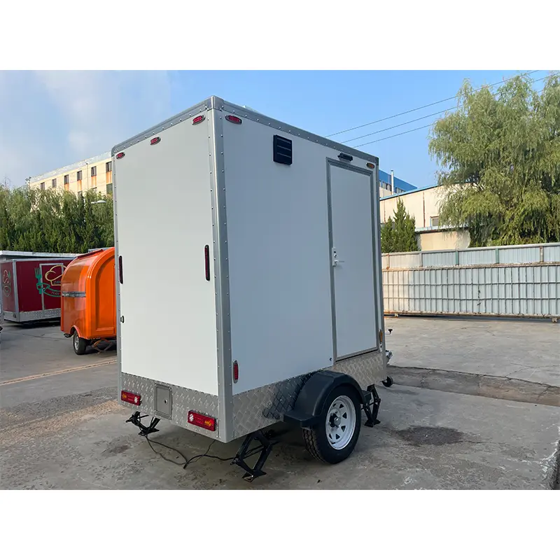 Mobiele toilettrailer met één station